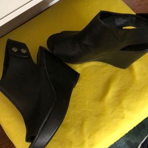 Candies 4 in wedges slightly used